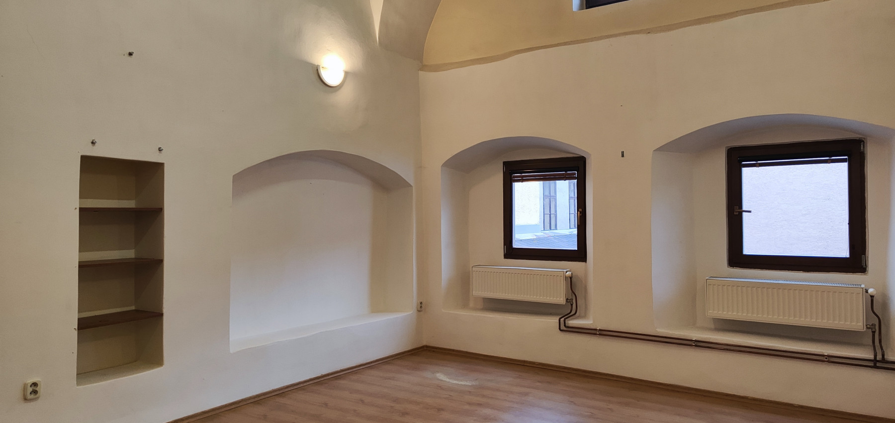 Priestor na prenájom na Hlavnej ulici vo dvore - I.poschodie