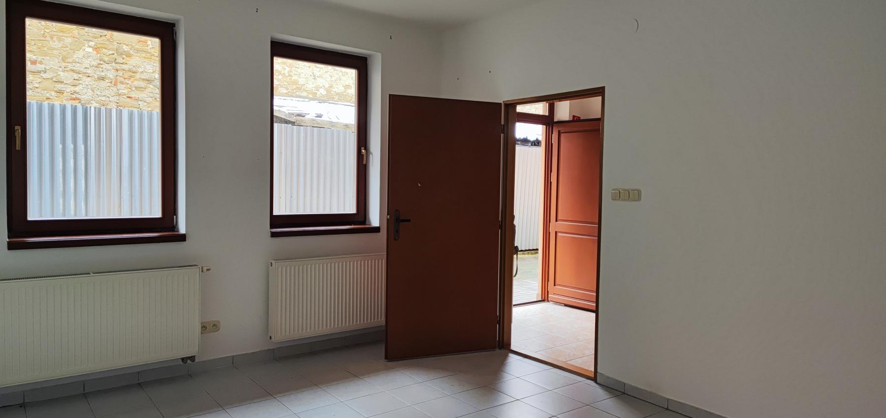 Priestor na prenájom na Hlavnej ulici vo dvore - prízemie