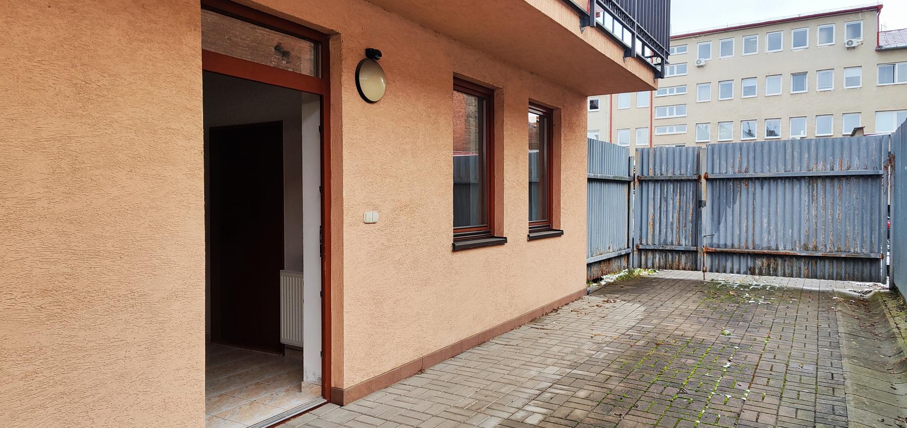 Priestor na prenájom na Hlavnej ulici vo dvore - prízemie