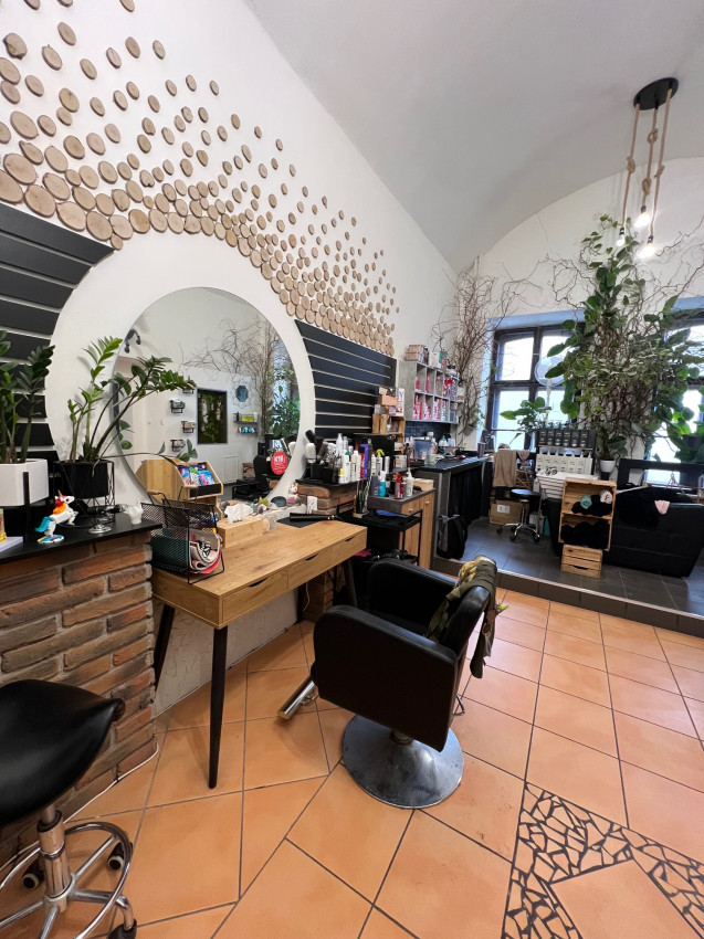 Priestor na prenájom kaderníctva na Hlavnej ulici vo dvore - prízemie