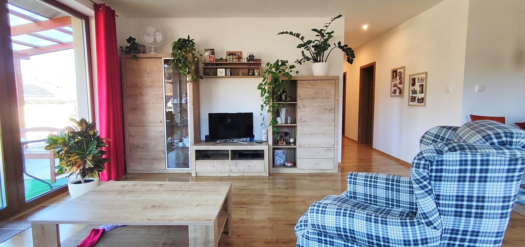 Na predaj krásny 4 izbový dom s možnosťou realizácie obytného podkrovia na 2 izby, veľkorysý pozemok 1000 m2, Fintice