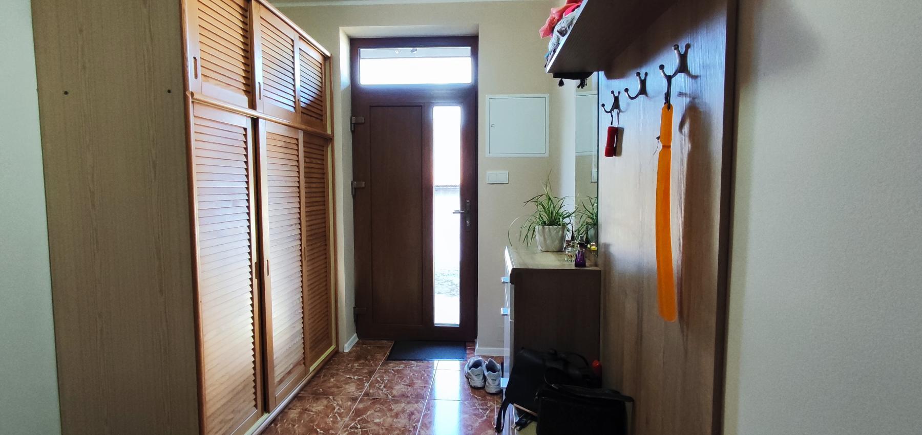 Na predaj krásny 4 izbový dom s možnosťou realizácie obytného podkrovia na 2 izby, veľkorysý pozemok 1000 m2, Fintice