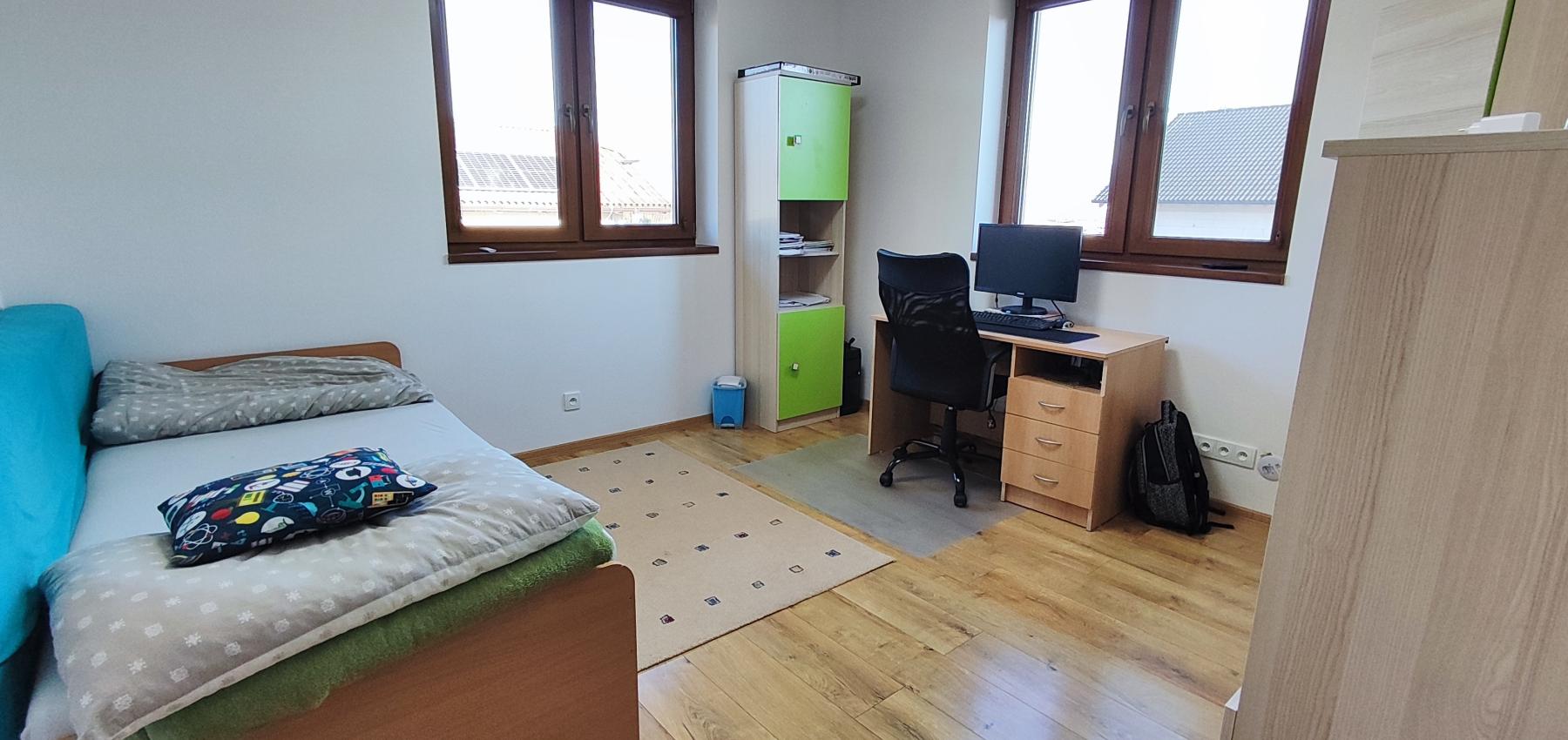 Na predaj krásny 4 izbový dom s možnosťou realizácie obytného podkrovia na 2 izby, veľkorysý pozemok 1000 m2, Fintice