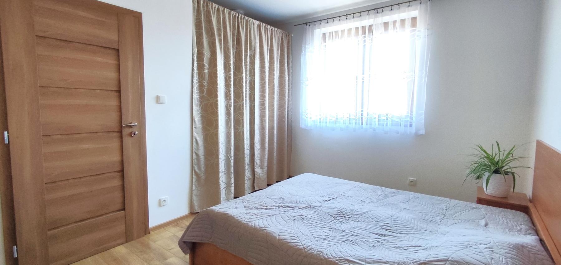 Na predaj krásny 4 izbový dom s možnosťou realizácie obytného podkrovia na 2 izby, veľkorysý pozemok 1000 m2, Fintice