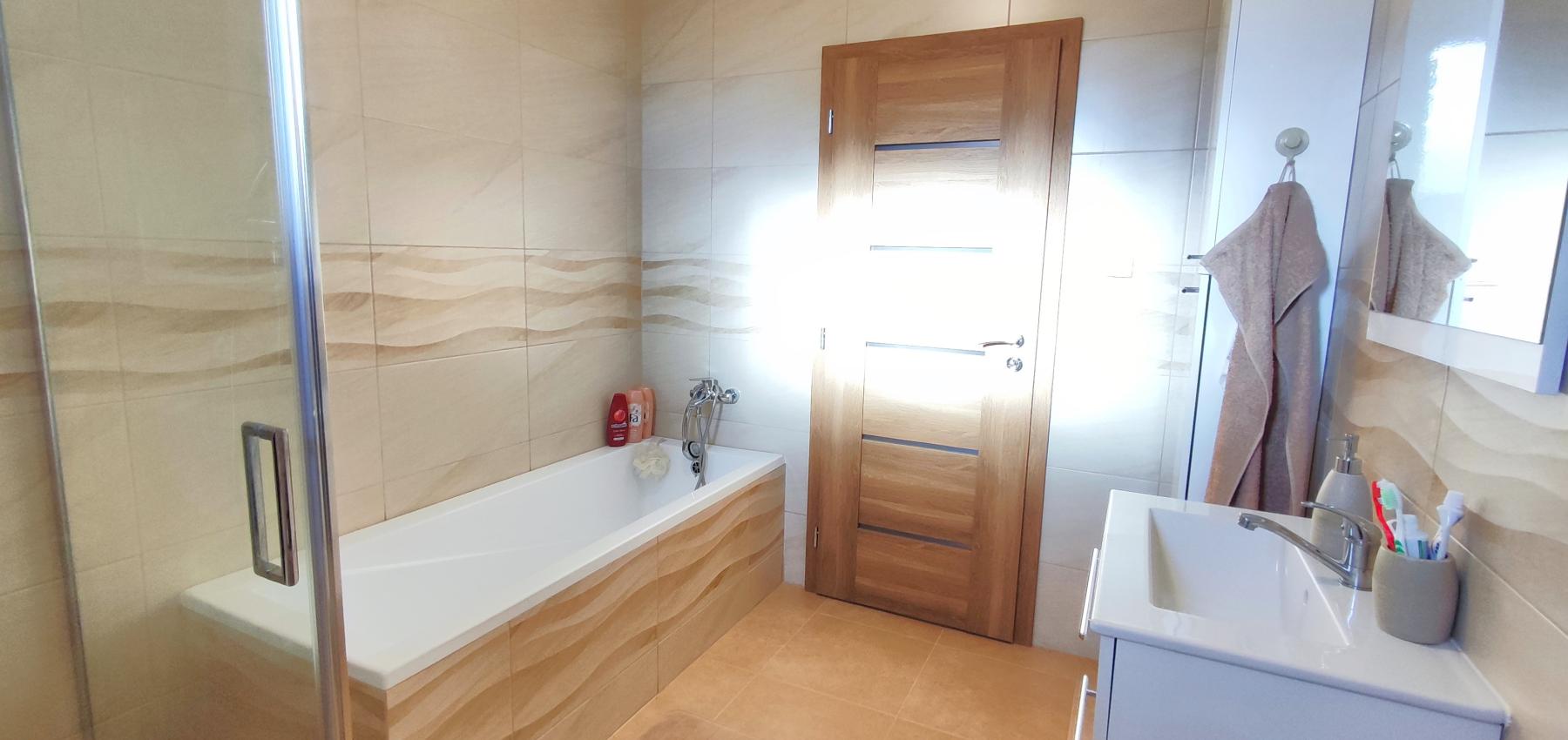 Na predaj krásny 4 izbový dom s možnosťou realizácie obytného podkrovia na 2 izby, veľkorysý pozemok 1000 m2, Fintice