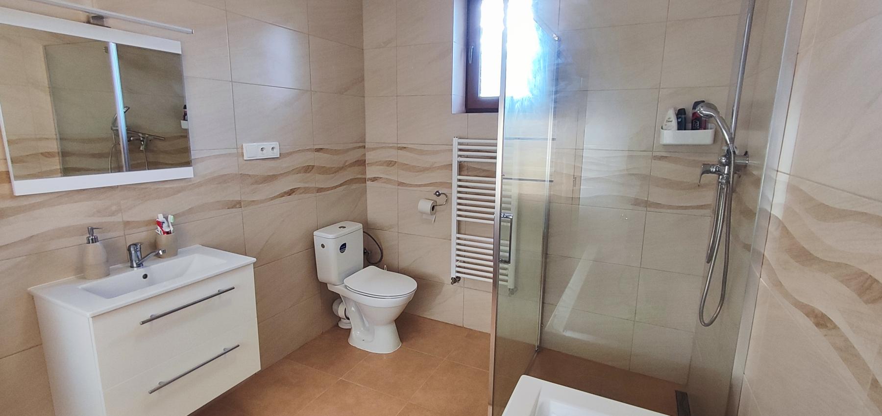 Na predaj krásny 4 izbový dom s možnosťou realizácie obytného podkrovia na 2 izby, veľkorysý pozemok 1000 m2, Fintice