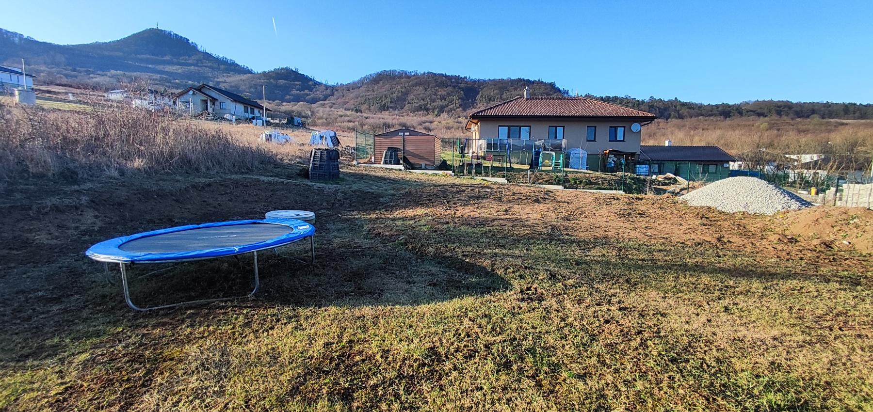 Na predaj krásny 4 izbový dom s možnosťou realizácie obytného podkrovia na 2 izby, veľkorysý pozemok 1000 m2, Fintice