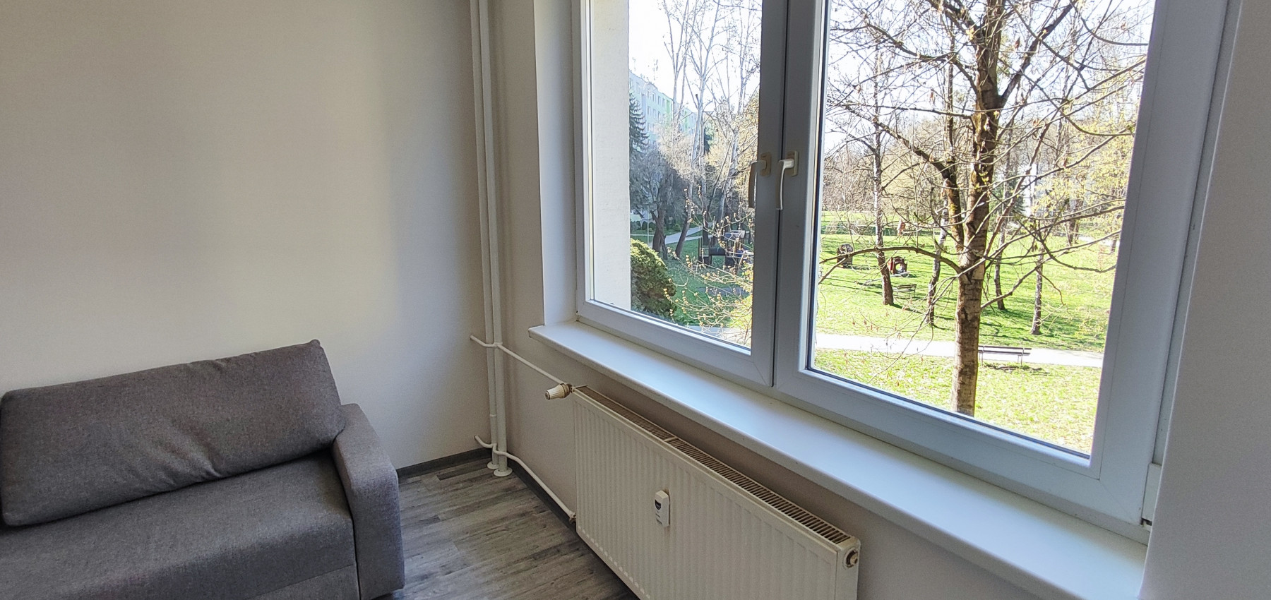 PRENAJATÝ DO 1.5.2026.....Slnečný 1 izbový byt 32 m2, Mukačevská, na dlhodobý prenájom, čiastočne zariadený