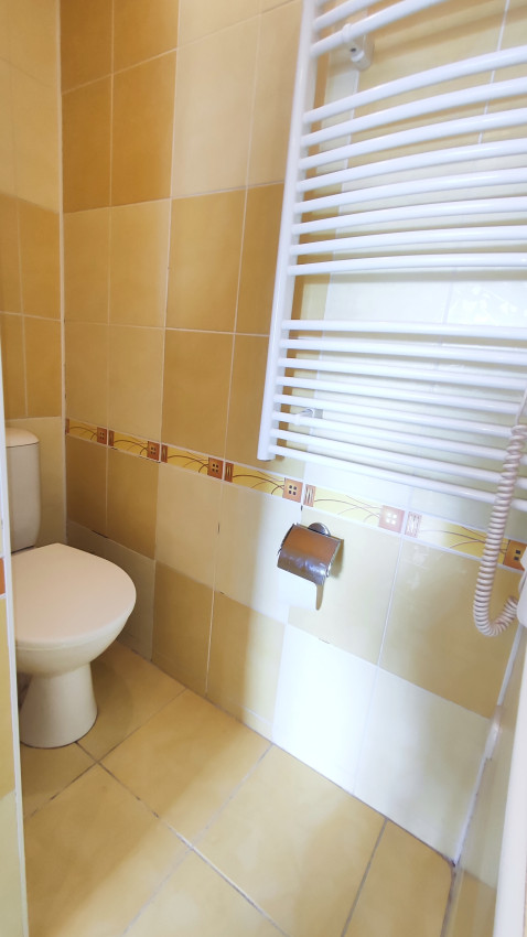 Prenajatý do 1.11.2026....Slnečný 2 izbový byt s nádhernym výhľadom na les, zariadený