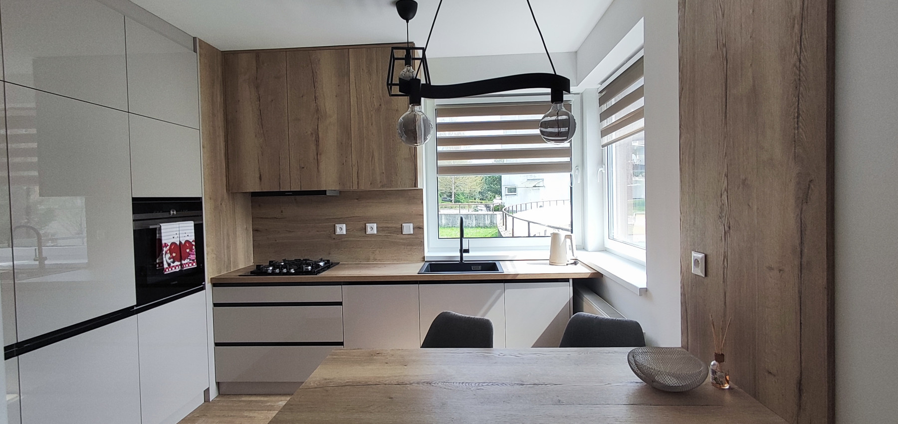 Prenajatý do 1.6.2026....Exkluzívny 2 izbový byt s loggiou pre náročnejších, Tekeľova ulica Ľubotice-Sekčov