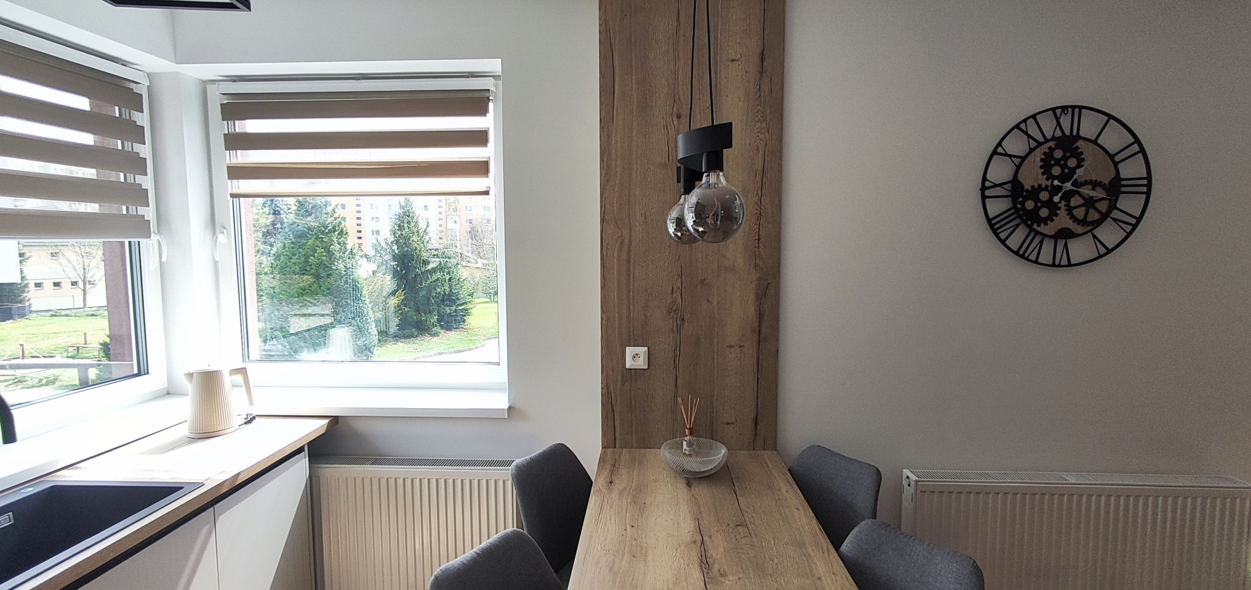 Prenajatý do 1.6.2026....Exkluzívny 2 izbový byt s loggiou pre náročnejších, Tekeľova ulica Ľubotice-Sekčov