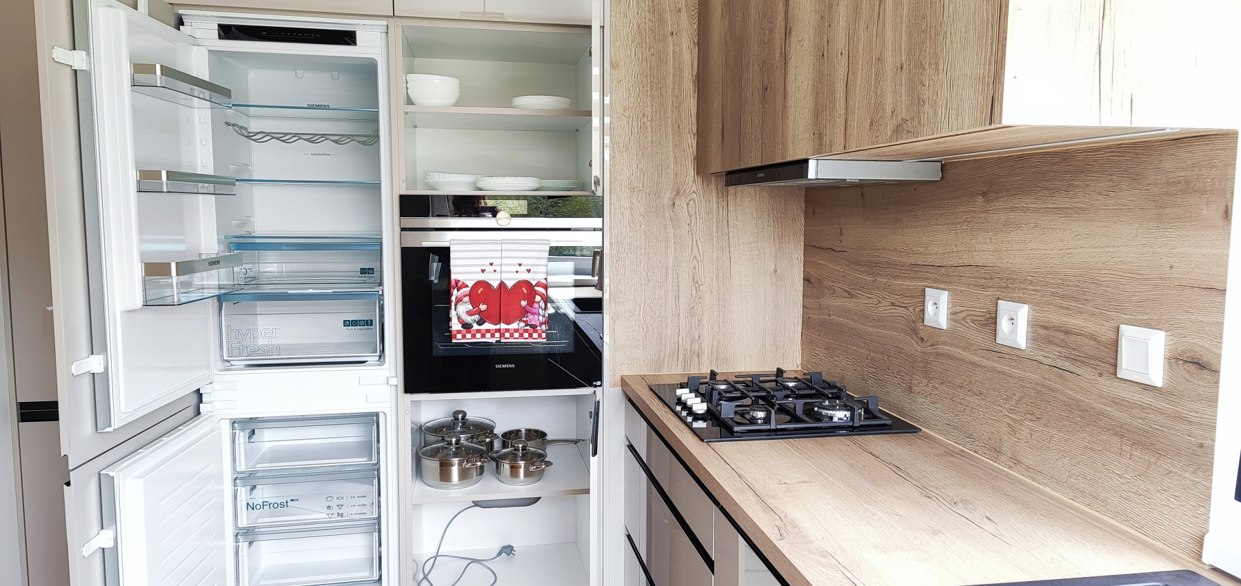 Prenajatý do 1.6.2026....Exkluzívny 2 izbový byt s loggiou pre náročnejších, Tekeľova ulica Ľubotice-Sekčov