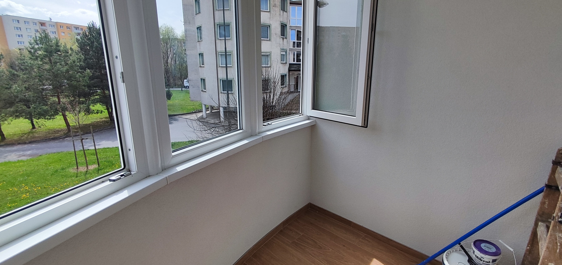 Prenajatý do 1.6.2026....Exkluzívny 2 izbový byt s loggiou pre náročnejších, Tekeľova ulica Ľubotice-Sekčov