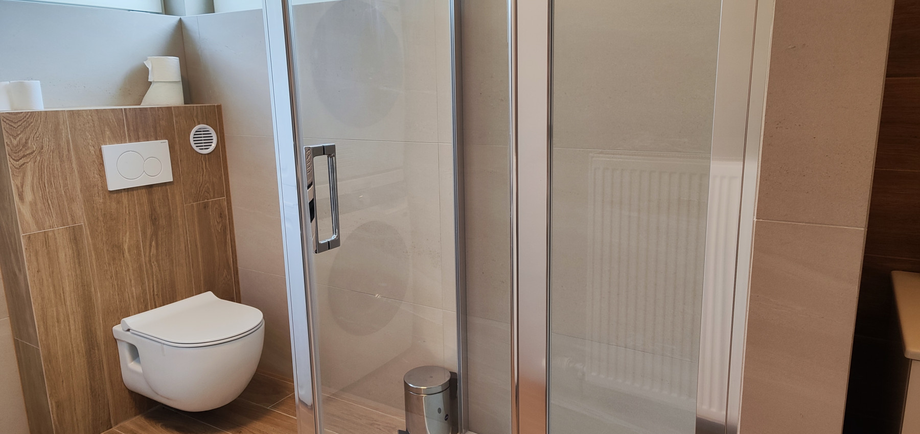 Prenajatý do 1.6.2026....Exkluzívny 2 izbový byt s loggiou pre náročnejších, Tekeľova ulica Ľubotice-Sekčov