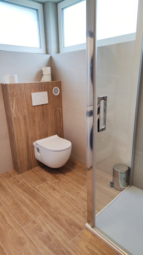 Prenajatý do 1.6.2026....Exkluzívny 2 izbový byt s loggiou pre náročnejších, Tekeľova ulica Ľubotice-Sekčov