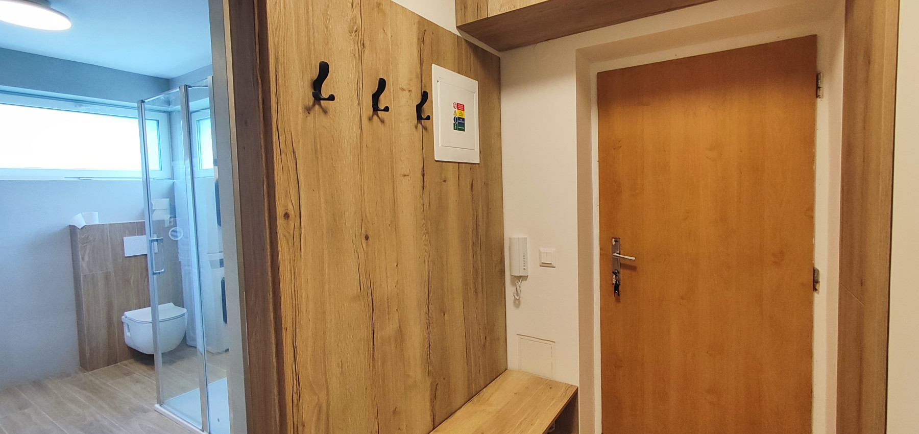 Prenajatý do 1.6.2026....Exkluzívny 2 izbový byt s loggiou pre náročnejších, Tekeľova ulica Ľubotice-Sekčov