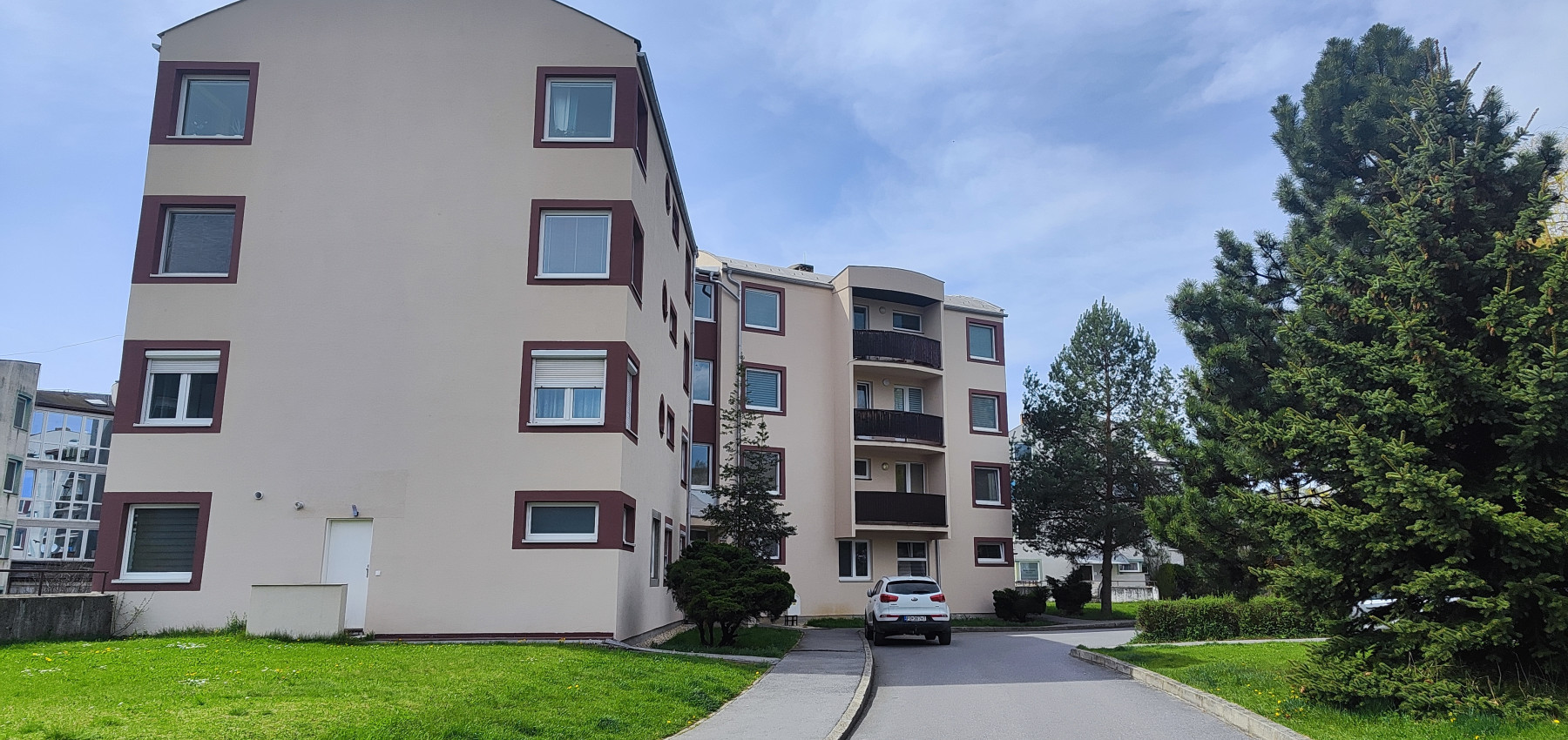 Prenajatý do 1.6.2026....Exkluzívny 2 izbový byt s loggiou pre náročnejších, Tekeľova ulica Ľubotice-Sekčov