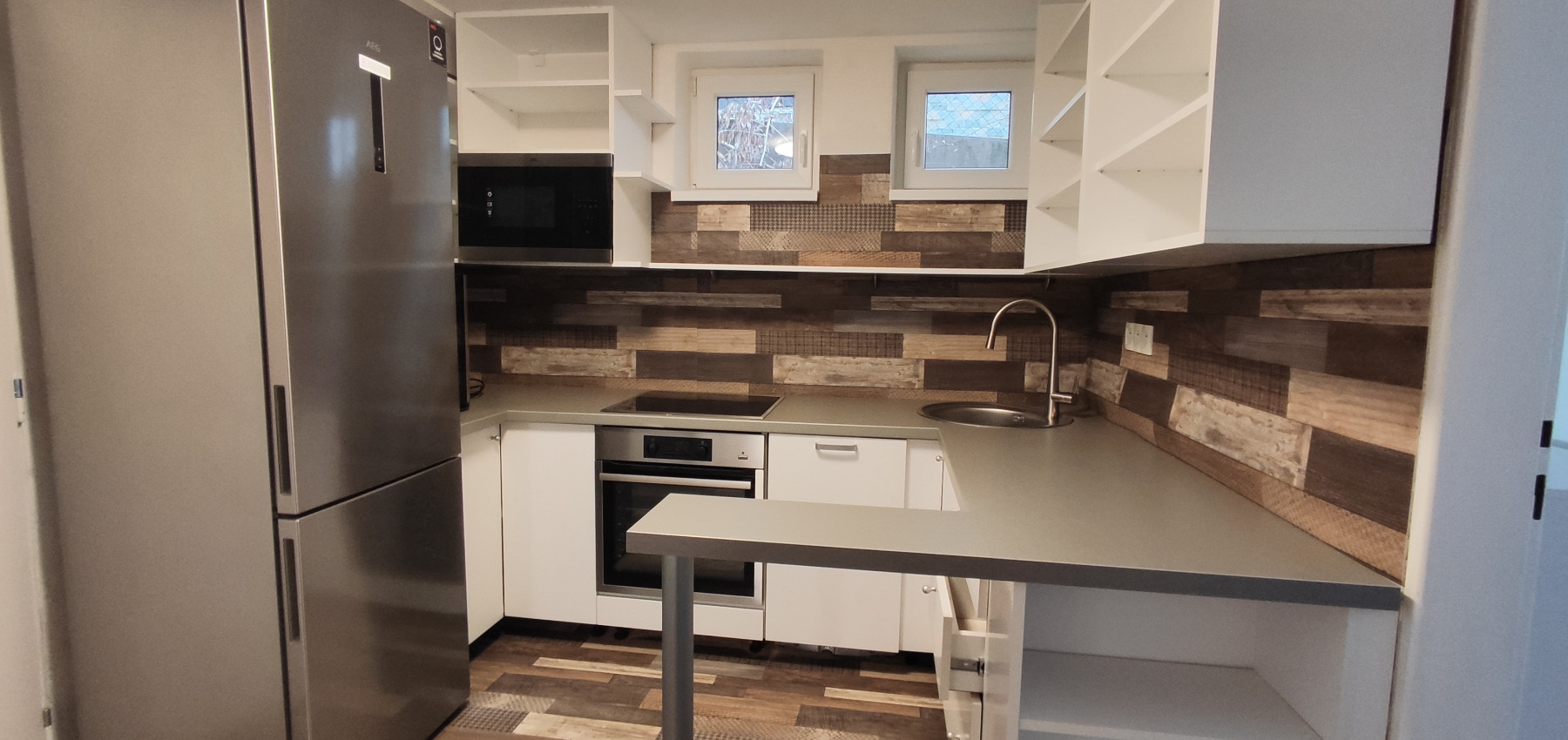 Prenajatý do 31.5.2026....Krásny samostatný 2,5 izbový byt v nájomnom dome Kvetná ulica Prešov