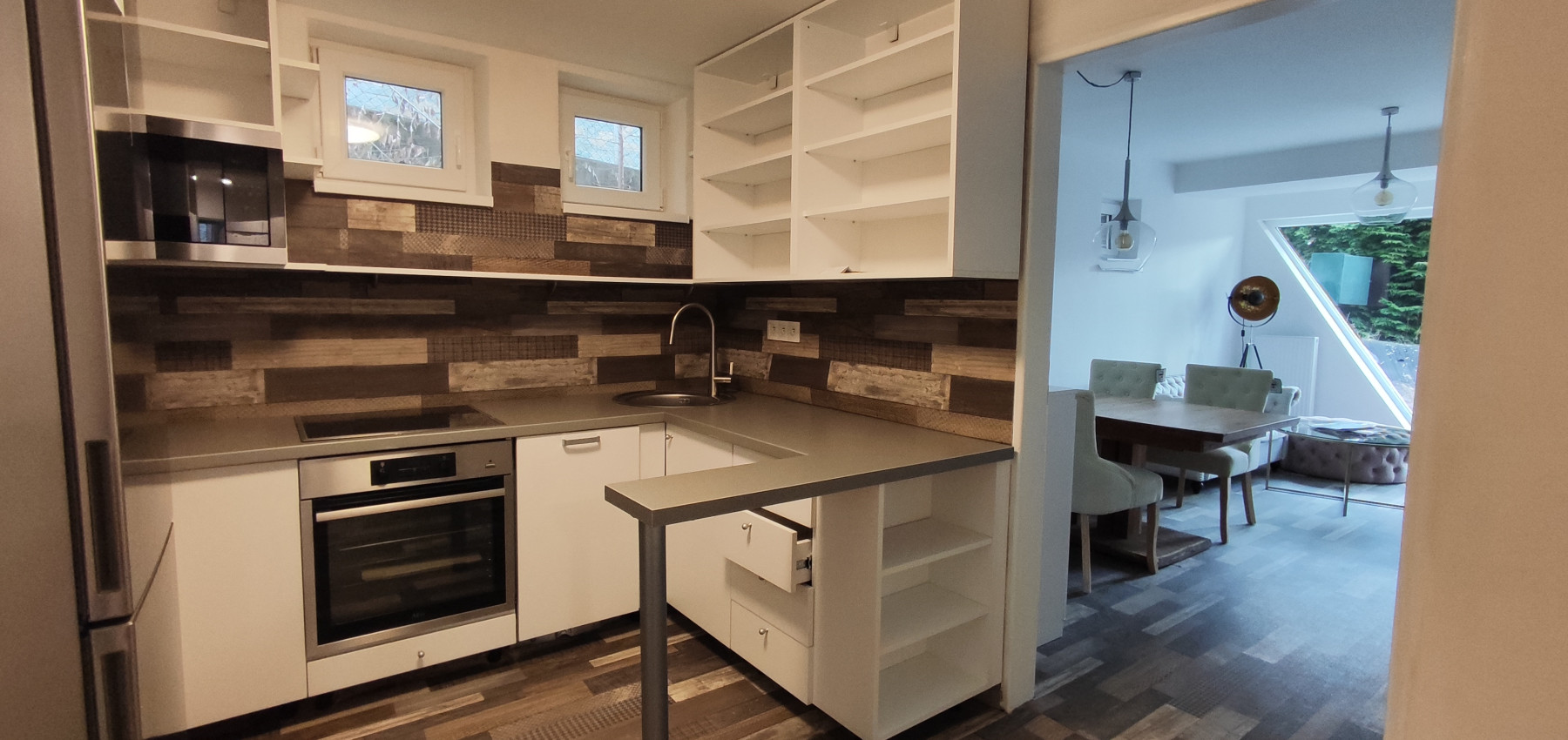 Prenajatý do 31.5.2026....Krásny samostatný 2,5 izbový byt v nájomnom dome Kvetná ulica Prešov