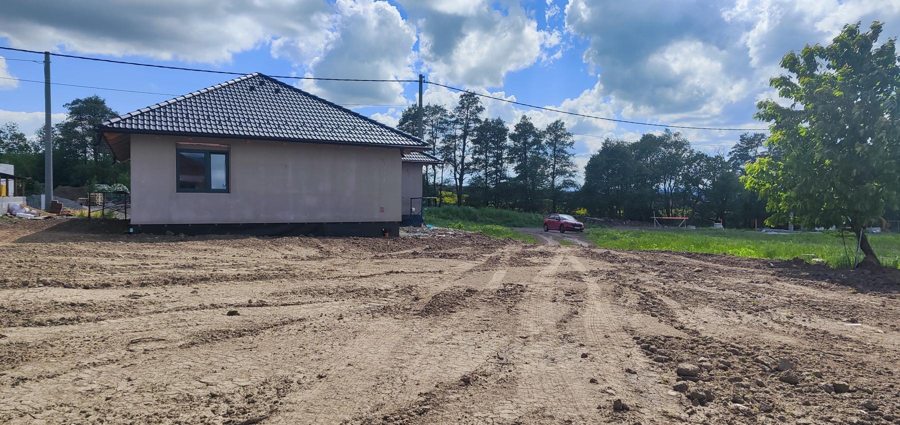 NOVÁ PONUKA! Na predaj 4 izbový tehlový holodom Vyšná Šebastová, komfortný pozemok 8,5a