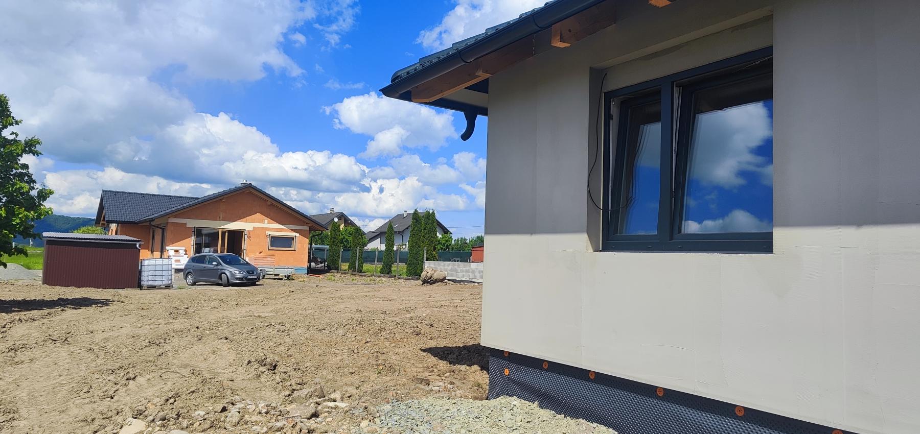 NOVÁ PONUKA! Na predaj 4 izbový tehlový holodom Vyšná Šebastová, komfortný pozemok 8,5a