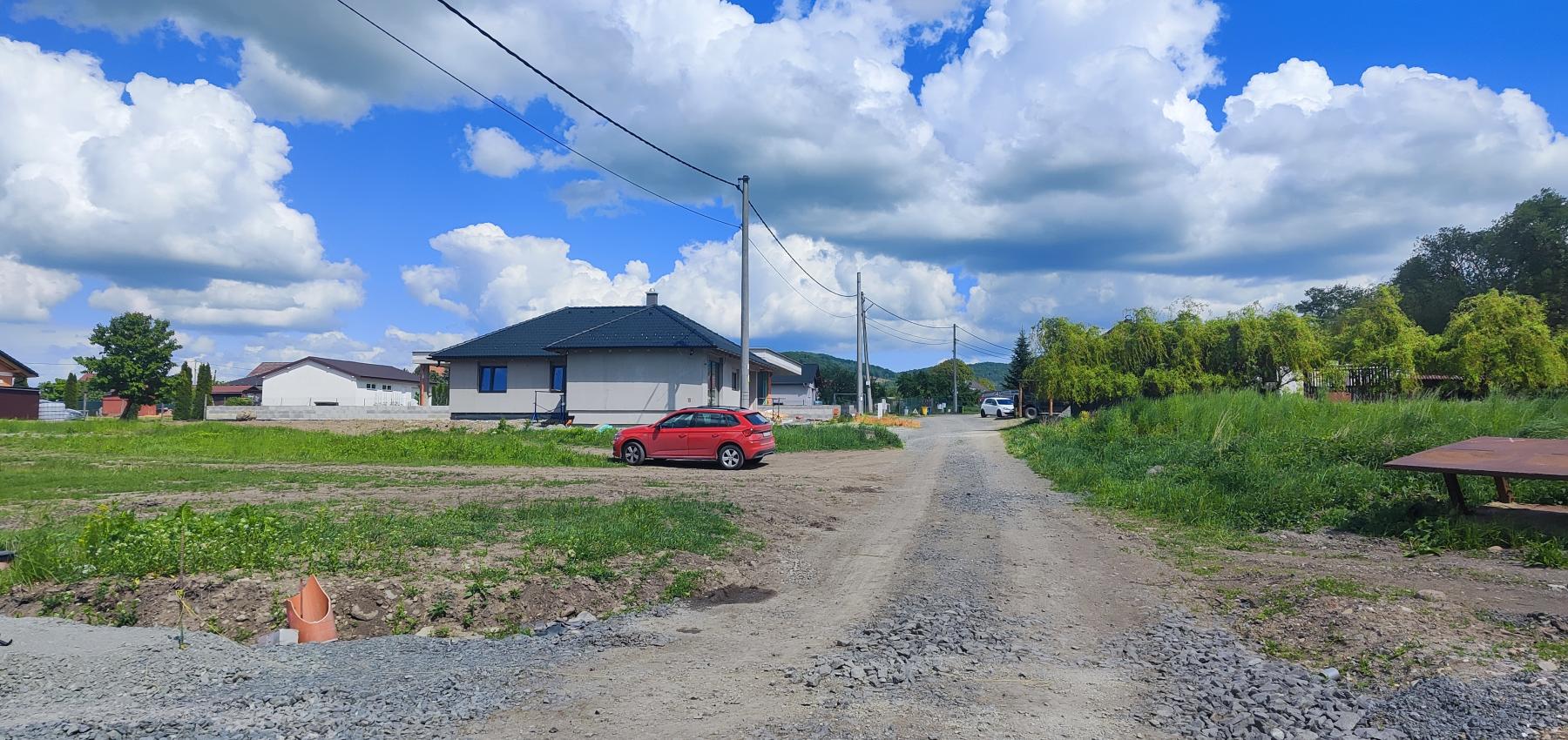 NOVÁ PONUKA! Na predaj 4 izbový tehlový holodom Vyšná Šebastová, komfortný pozemok 8,5a