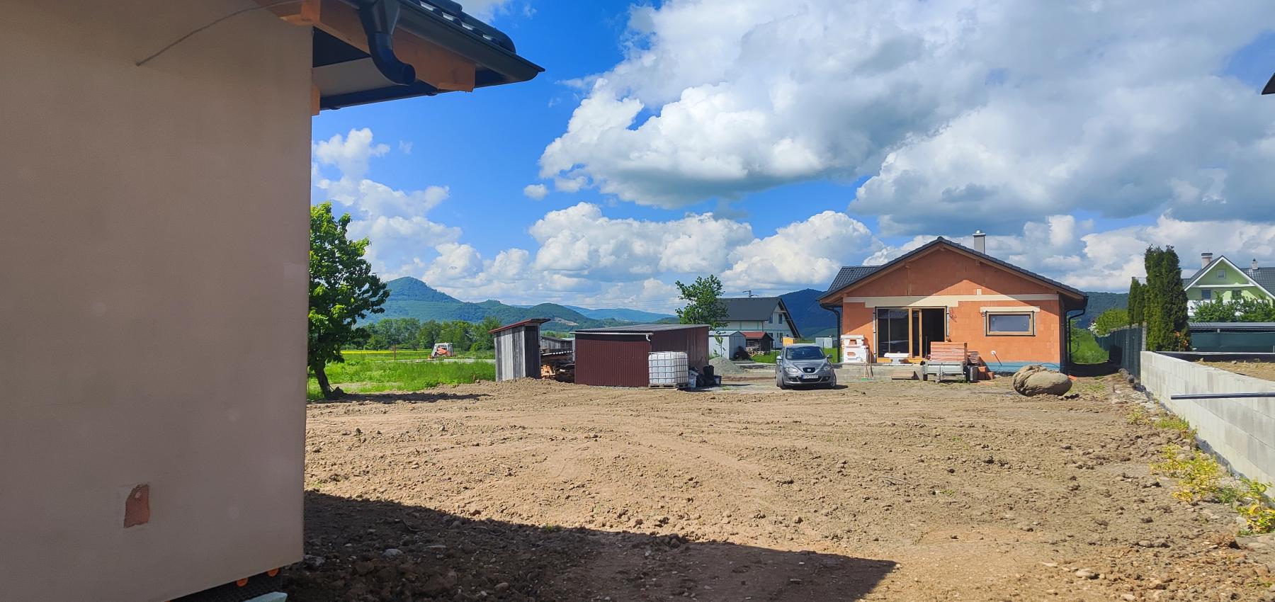 NOVÁ PONUKA! Na predaj 4 izbový tehlový holodom Vyšná Šebastová, komfortný pozemok 8,5a