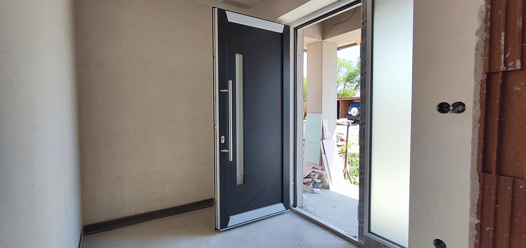 NOVÁ PONUKA! Na predaj 4 izbový tehlový holodom Vyšná Šebastová, komfortný pozemok 8,5a