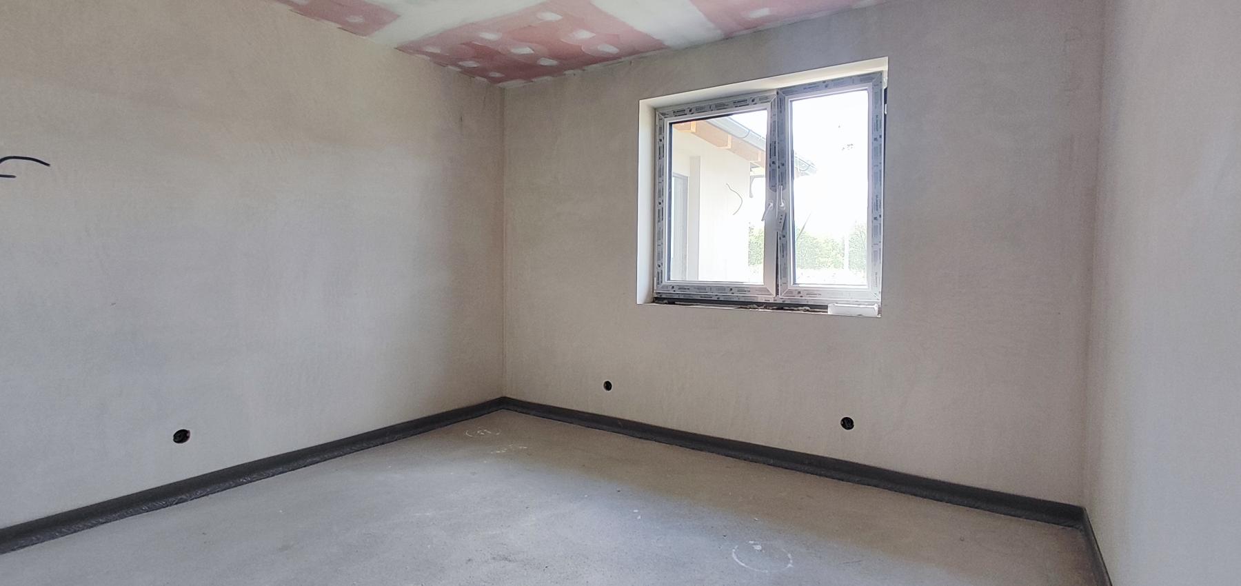 NOVÁ PONUKA! Na predaj 4 izbový tehlový holodom Vyšná Šebastová, komfortný pozemok 8,5a