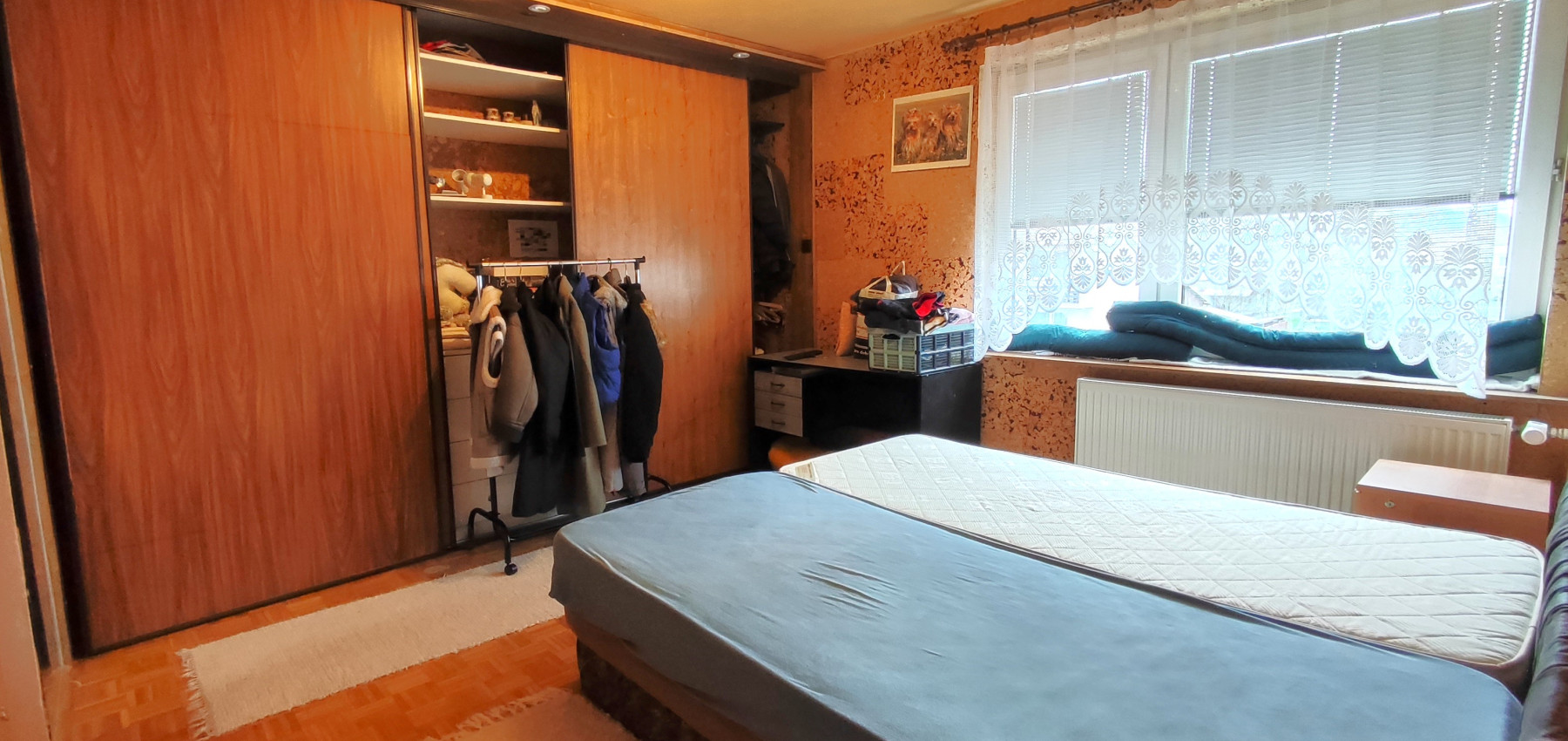 Perspektívny 5 izbový rodinný dom s garážou a prístreškom pre auto, Ľubotice, rovinatý pozemok 600 m2, podpivničený