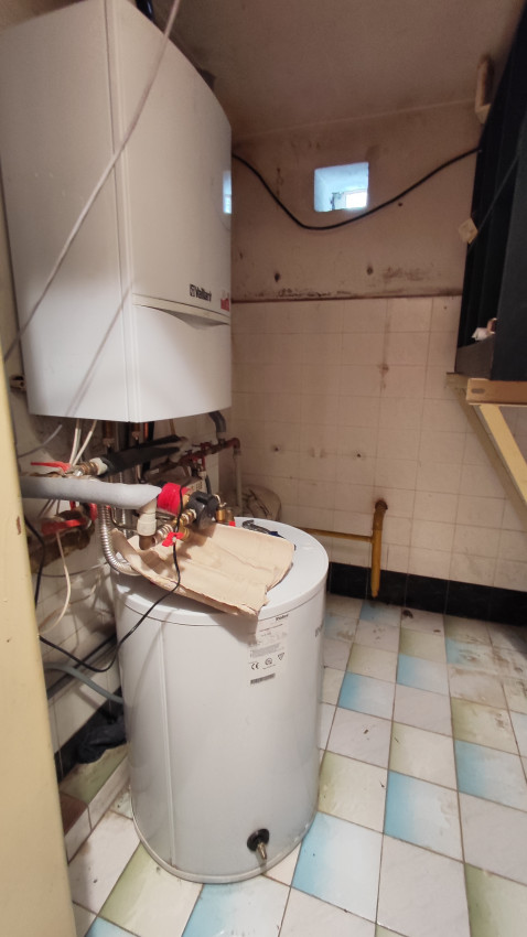 Perspektívny 5 izbový rodinný dom s garážou a prístreškom pre auto, Ľubotice, rovinatý pozemok 600 m2, podpivničený