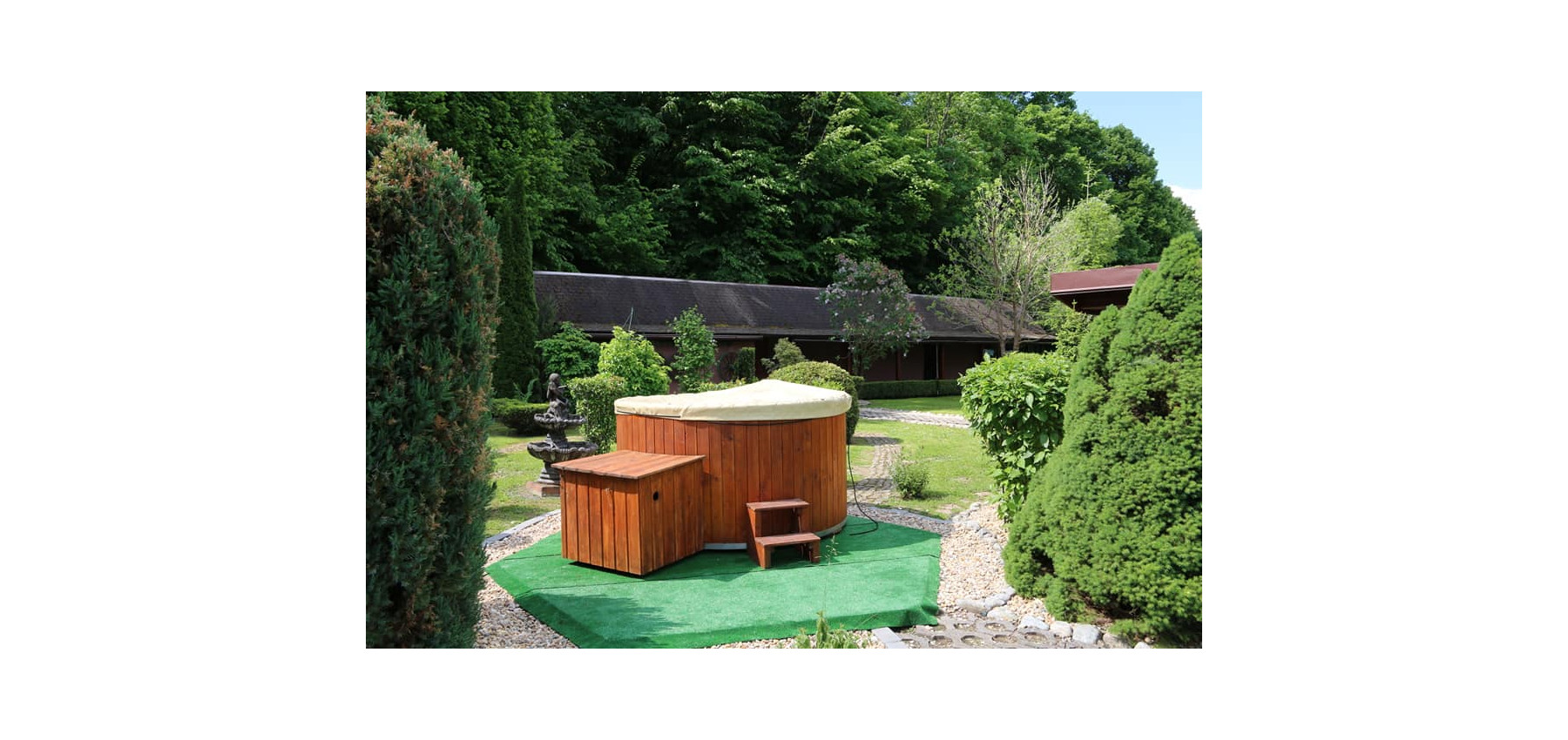 Dom s areálom na podnikanie, pozemok 2500 m2, dom - ubytovanie, jazierko, 2x altánok, biliardový dom, detské atrakcie