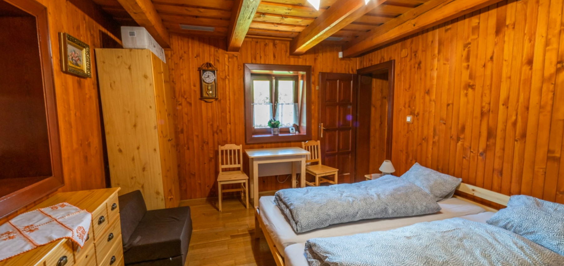 Dom s areálom na podnikanie, pozemok 2500 m2, dom - ubytovanie, jazierko, 2x altánok, biliardový dom, detské atrakcie