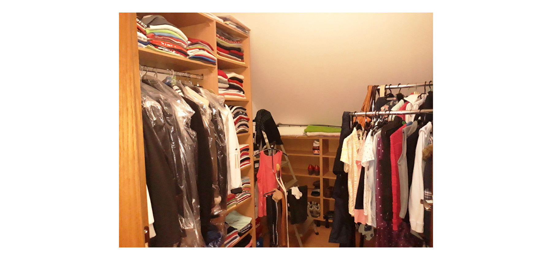 Rodinný dom v tichej lokalite s bazénom, garážou, kompletne zariadený