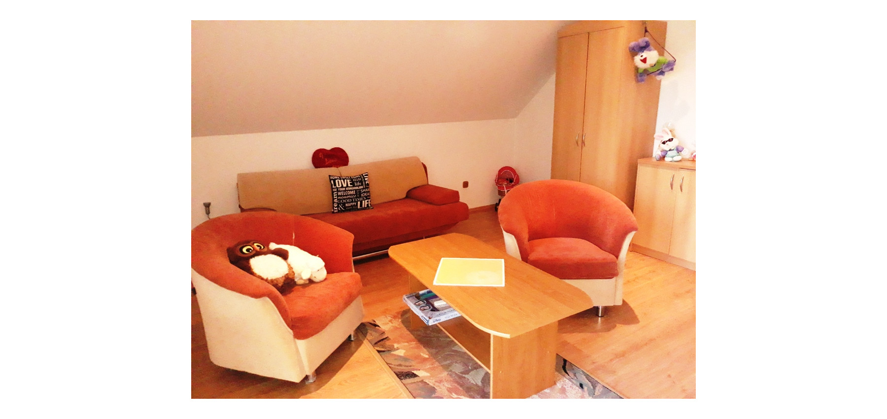 Rodinný dom v tichej lokalite s bazénom, garážou, kompletne zariadený