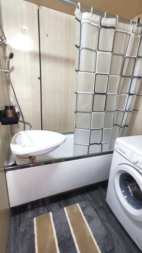 Voľný ihneď.... Vyhľadávaný 1 izbový byt s balkónom blízko centra