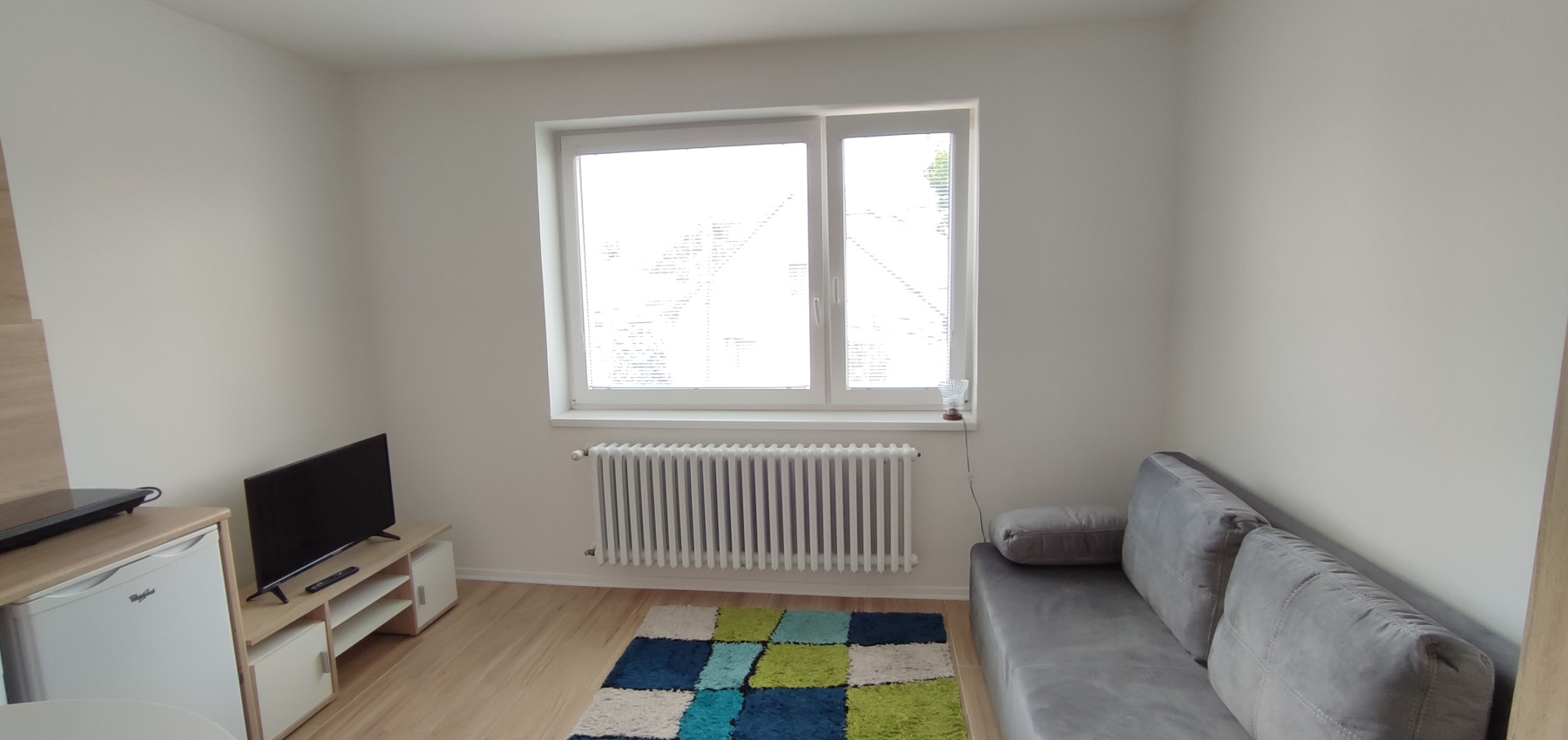 Prenajatá do 1.10.2026...  zariadená garsónka 20 m2 komplet rekonštrukcia, voľná ihneď