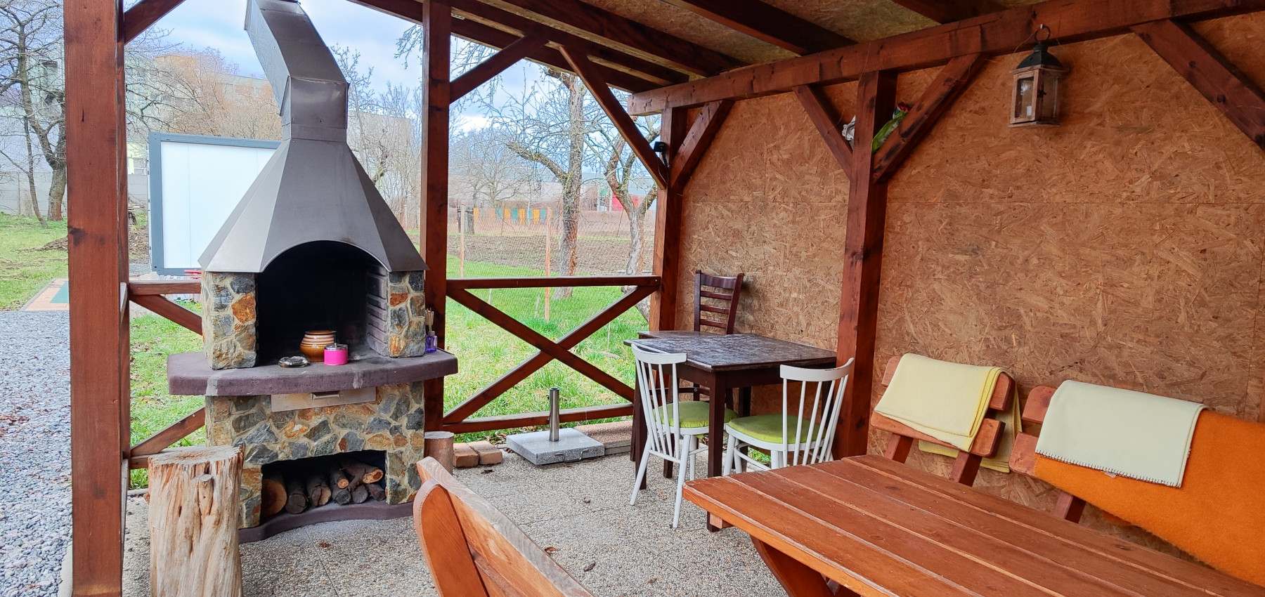 Prenajatá do 1.10.2026...  zariadená garsónka 20 m2 komplet rekonštrukcia, voľná ihneď