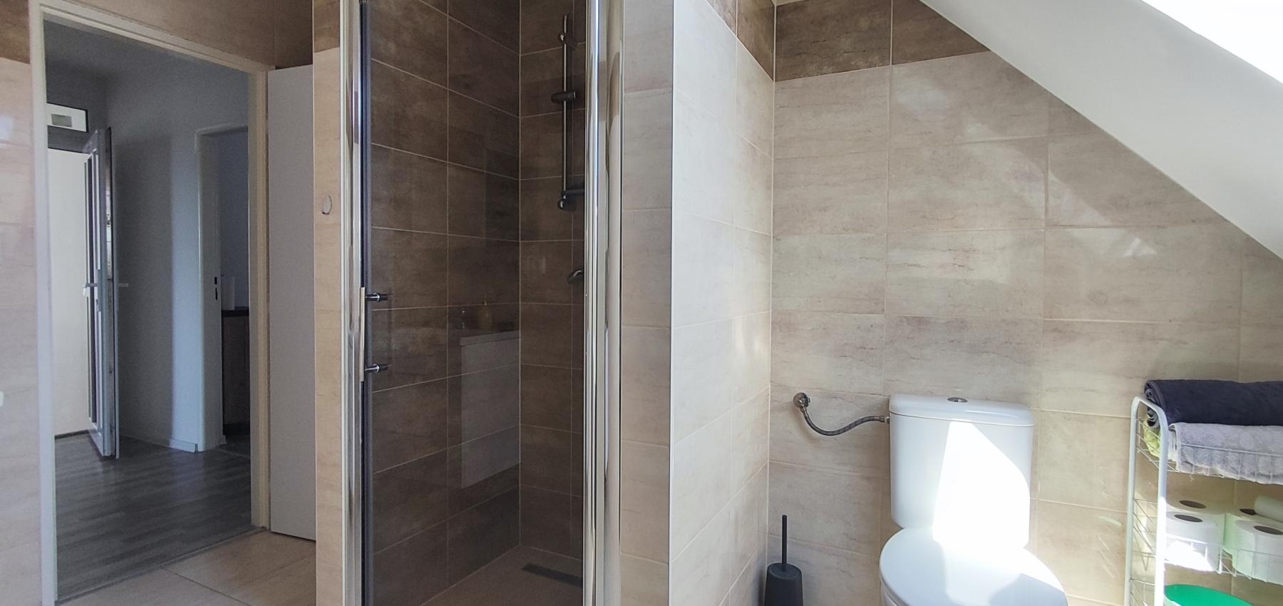 Lukratívne prenajatý investičný rodinný dom s dvomi bytmi Ľubotice, možnosť výstavby ďalšieho domu