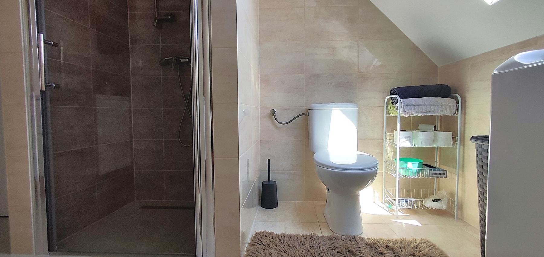 Lukratívne prenajatý investičný rodinný dom s dvomi bytmi Ľubotice, možnosť výstavby ďalšieho domu