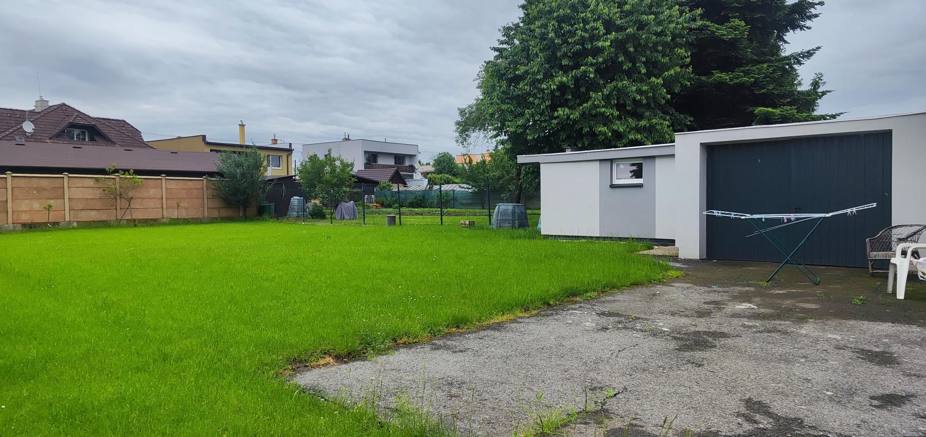 Lukratívne prenajatý investičný rodinný dom s dvomi bytmi Ľubotice, možnosť výstavby ďalšieho domu