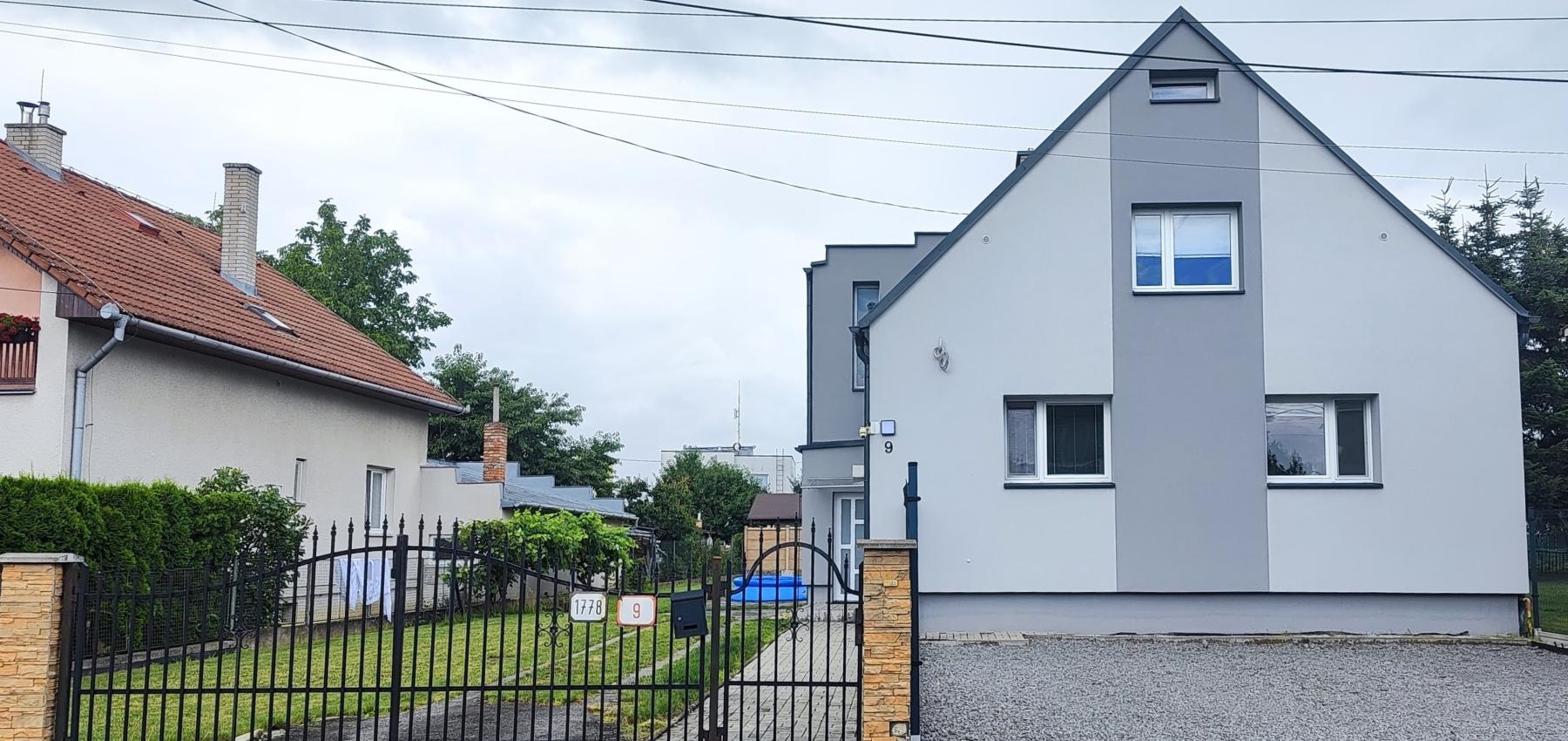 Lukratívne prenajatý investičný rodinný dom s dvomi bytmi Ľubotice, možnosť výstavby ďalšieho domu