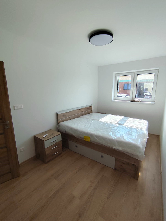 Prenajatý do 15.09.2026 ...... 3 izbový rodinný dom na dlhodobý prenájom, zariadený, 2x parkovacie miesto, záhradka