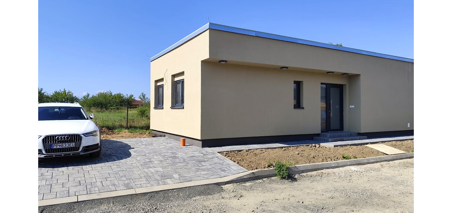 Prenajatý do 15.09.2026 ...... 3 izbový rodinný dom na dlhodobý prenájom, zariadený, 2x parkovacie miesto, záhradka