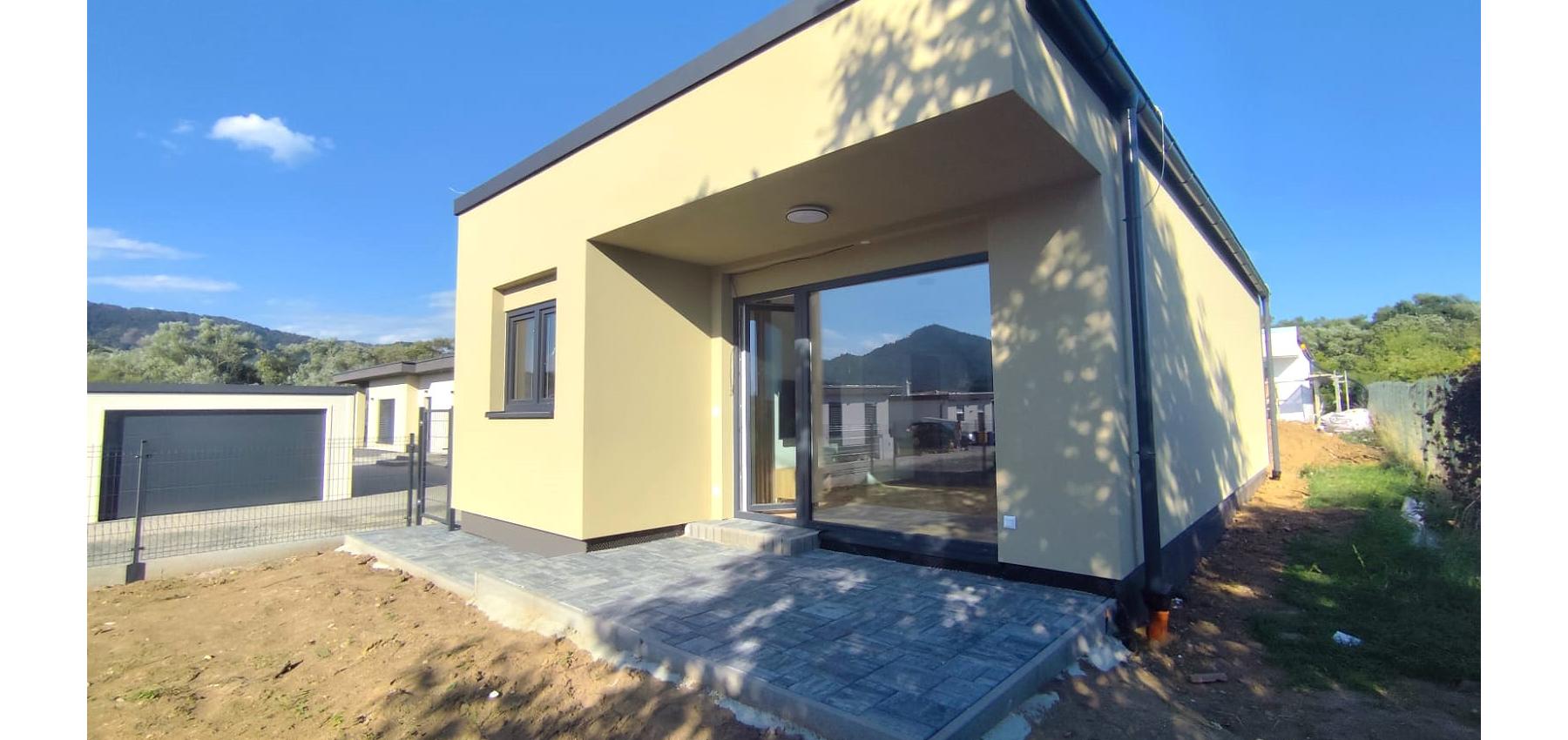 Prenajatý do 15.09.2026 ...... 3 izbový rodinný dom na dlhodobý prenájom, zariadený, 2x parkovacie miesto, záhradka