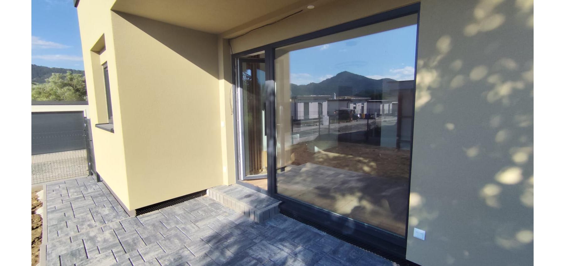 Prenajatý do 15.09.2026 ...... 3 izbový rodinný dom na dlhodobý prenájom, zariadený, 2x parkovacie miesto, záhradka