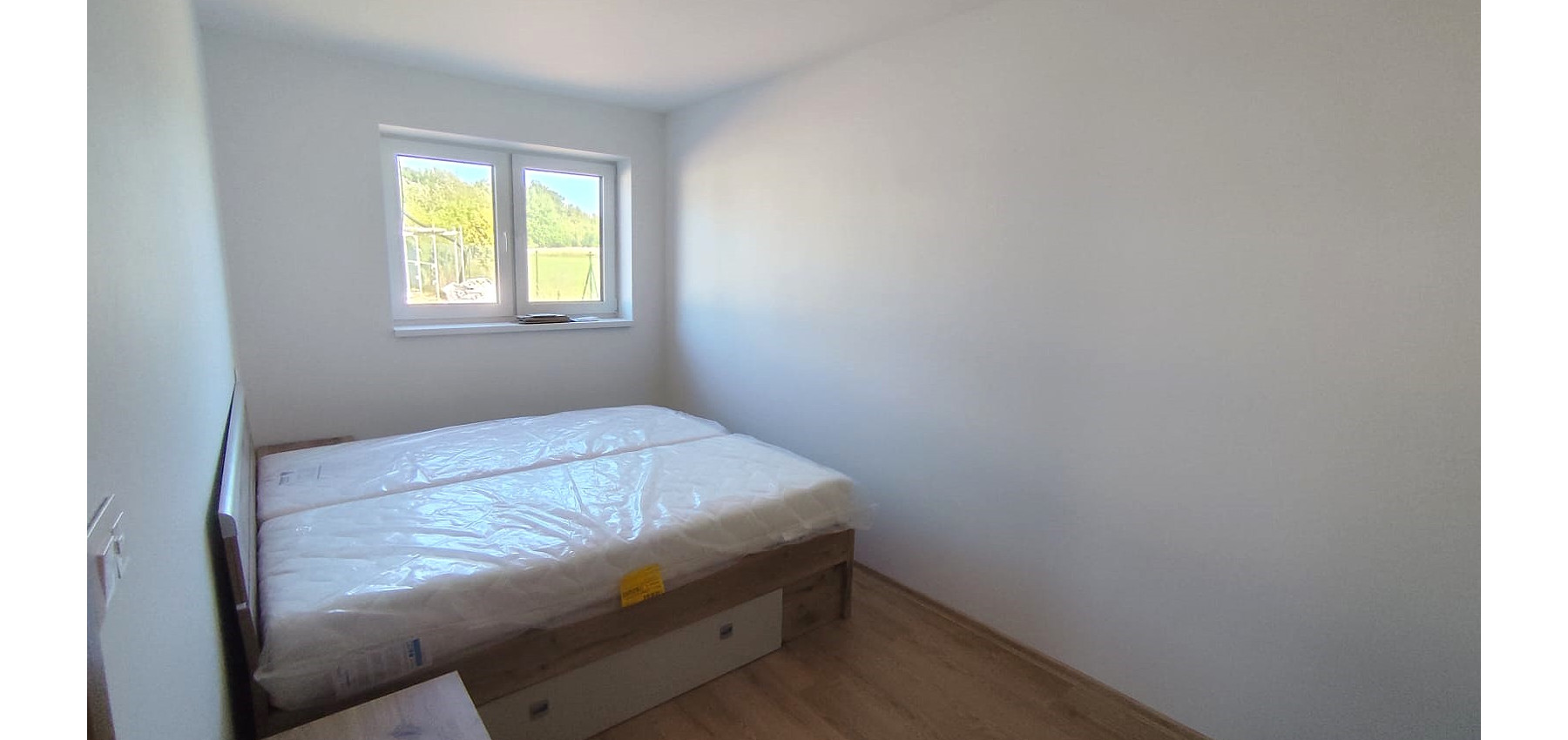 Prenajatý do 15.09.2026 ...... 3 izbový rodinný dom na dlhodobý prenájom, zariadený, 2x parkovacie miesto, záhradka