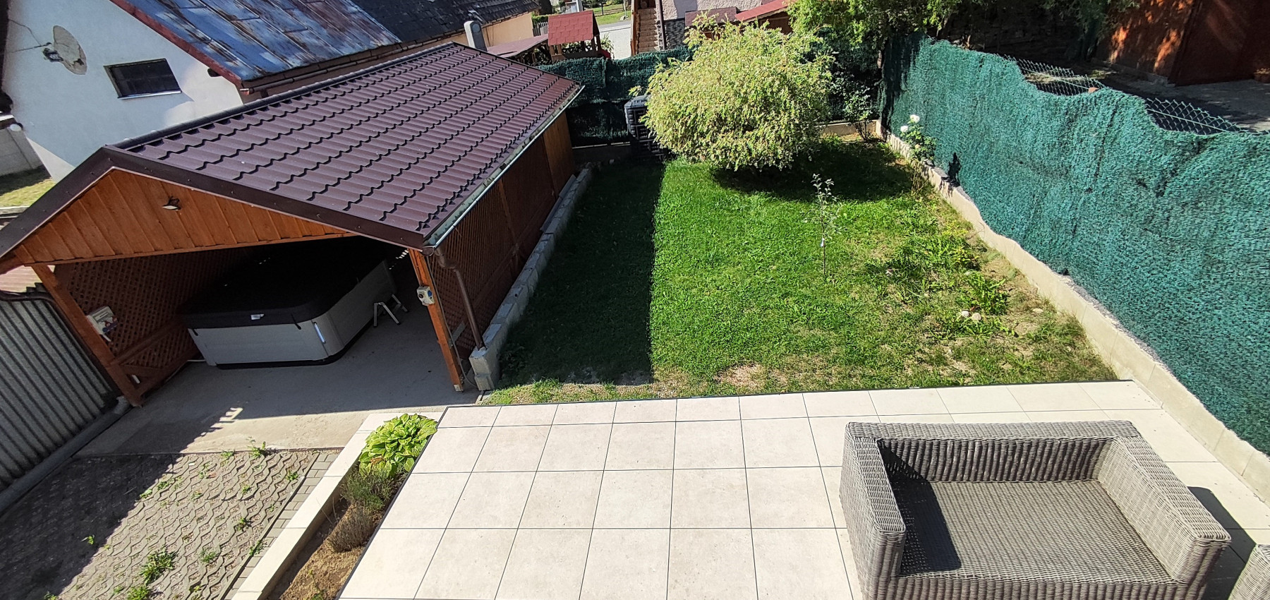 Perspektívny zariadený rodinný dom na bývanie aj prenájom, v skvelej lokalite a blízko električky Nová Lesná