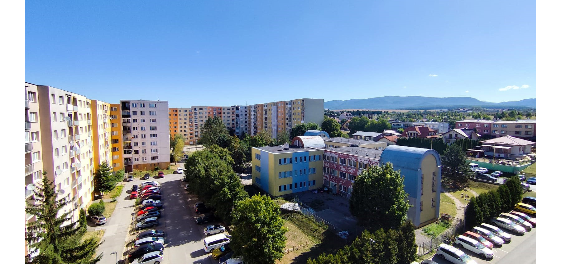 PREDANÝ .... Na predaj veľký 3 izbový byt v zachovalom udržiavanom pôvodnom stave Lomnická