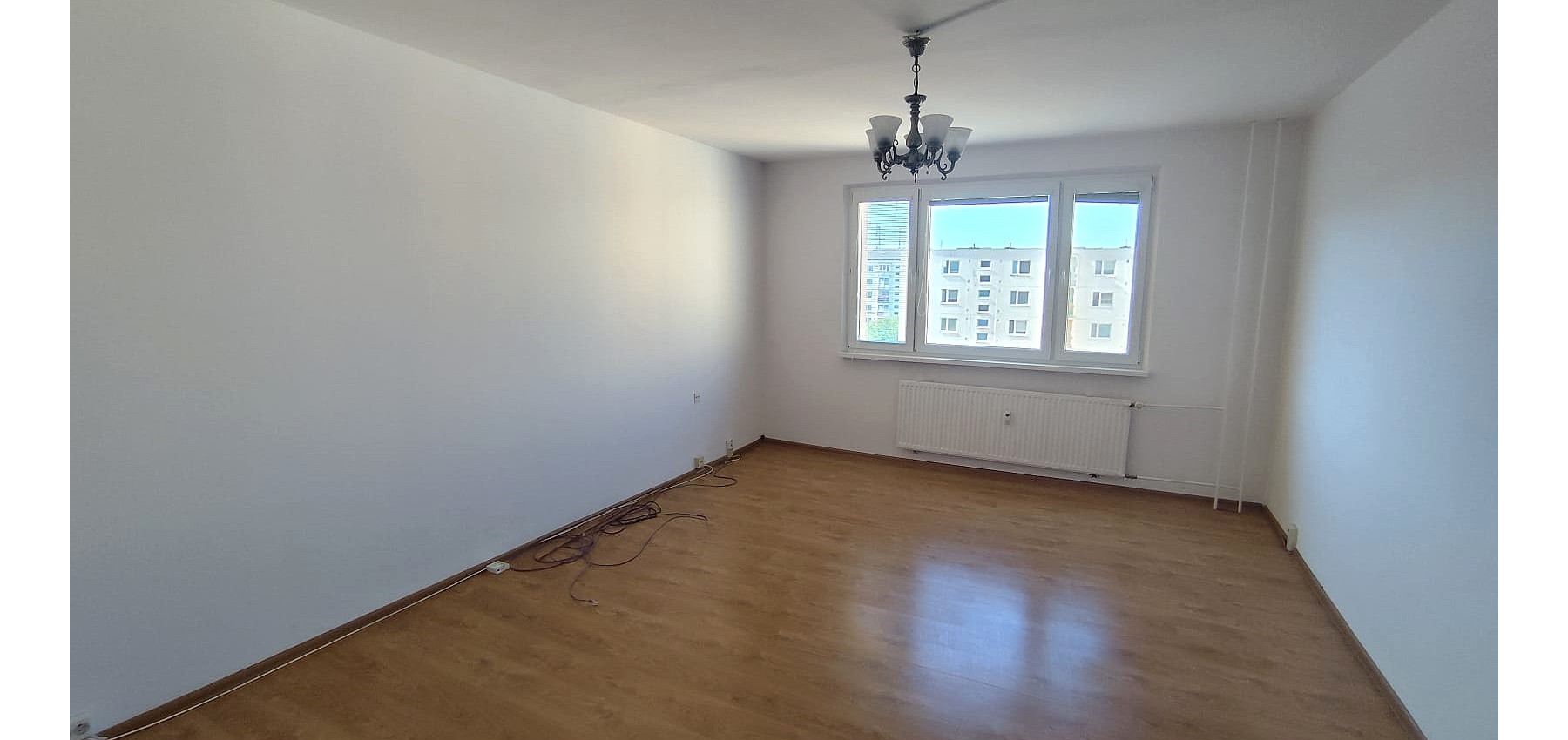 PREDANÝ .... Na predaj veľký 3 izbový byt v zachovalom udržiavanom pôvodnom stave Lomnická